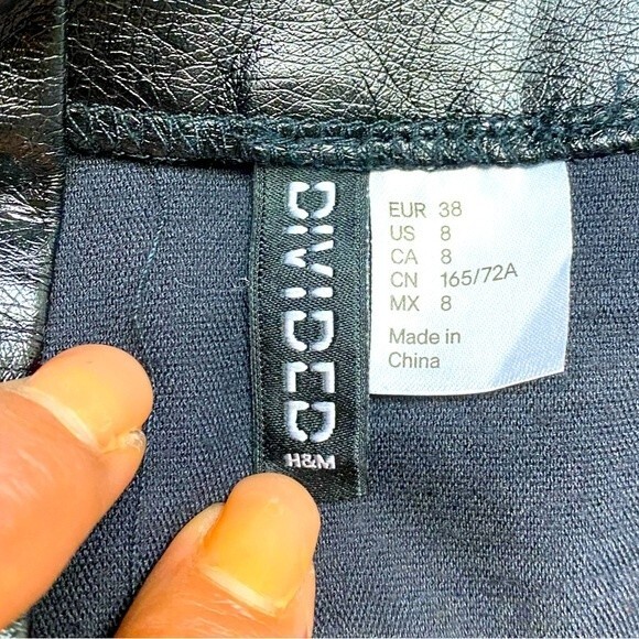 H&M Divided Faux Leather Side Buckle Mini Skirt-Size 8 - Picture 8 of 9